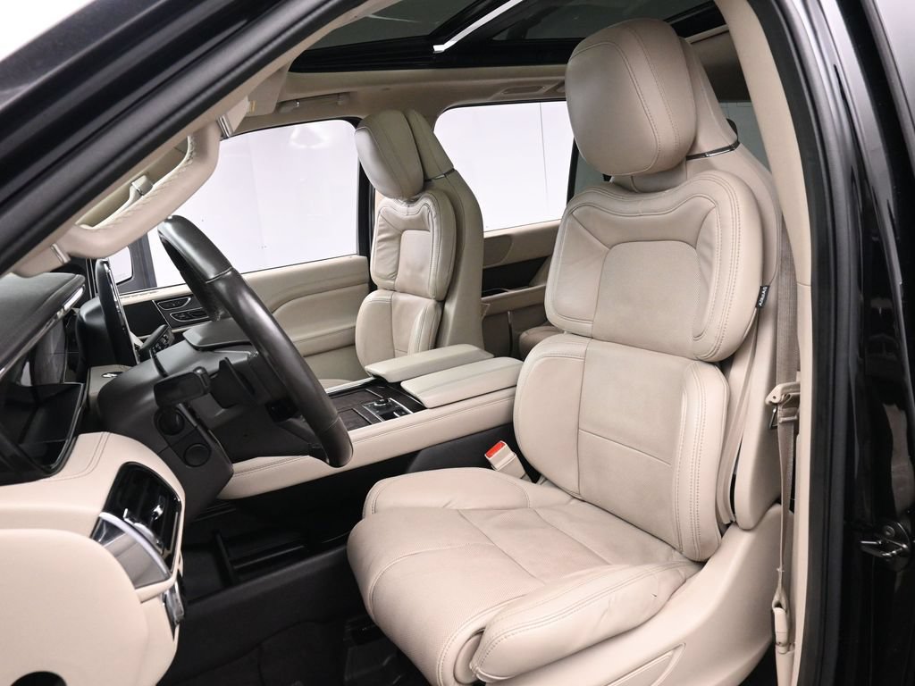 Used 2020 Lincoln Navigator Reserve w/ Cargo Convenience Package AWD/4WD image 15