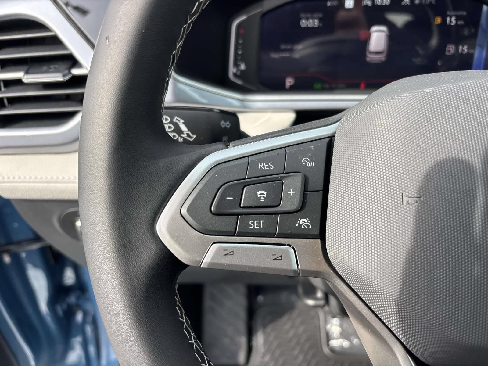 New 2026 Volkswagen Taos SEL AWD/4WD image 17