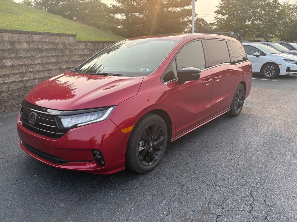Used 2023 Honda Odyssey Sport image 3