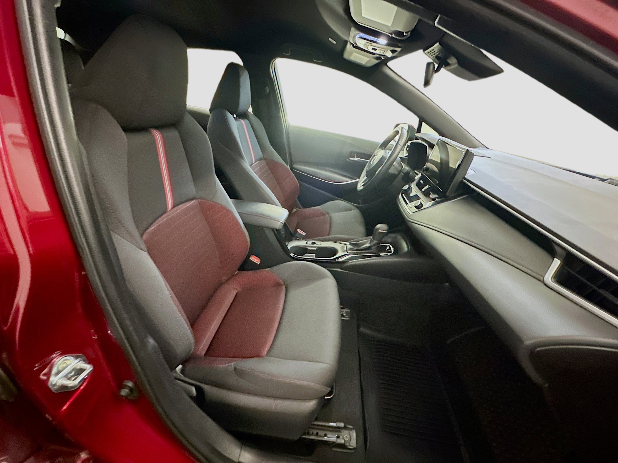 Used 2024 Toyota Corolla SE image 31