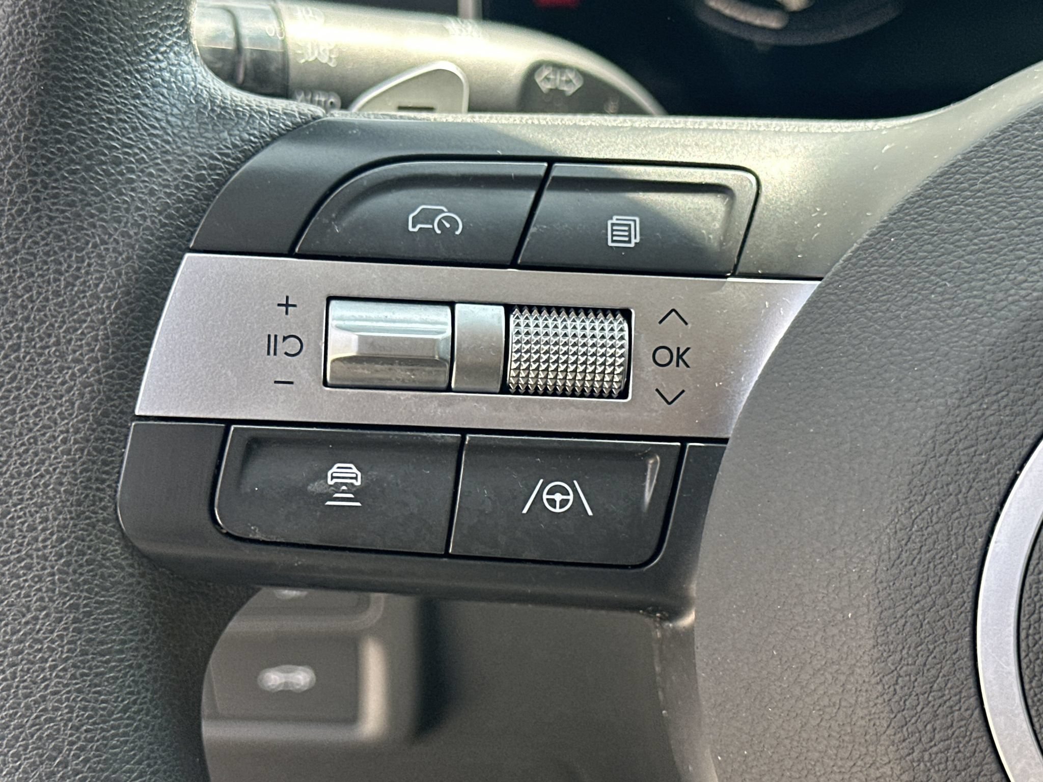 Used 2025 Hyundai Sonata SEL FWD image 24