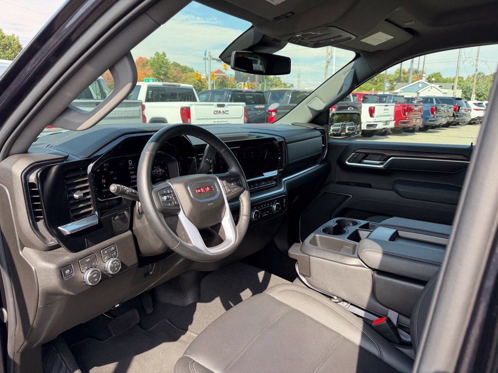 Used 2026 GMC Sierra 1500 SLT AWD/4WD image 19