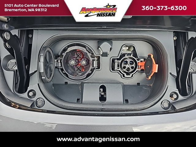 Used 2020 Nissan Leaf SV w/ SV Technology Package image 29