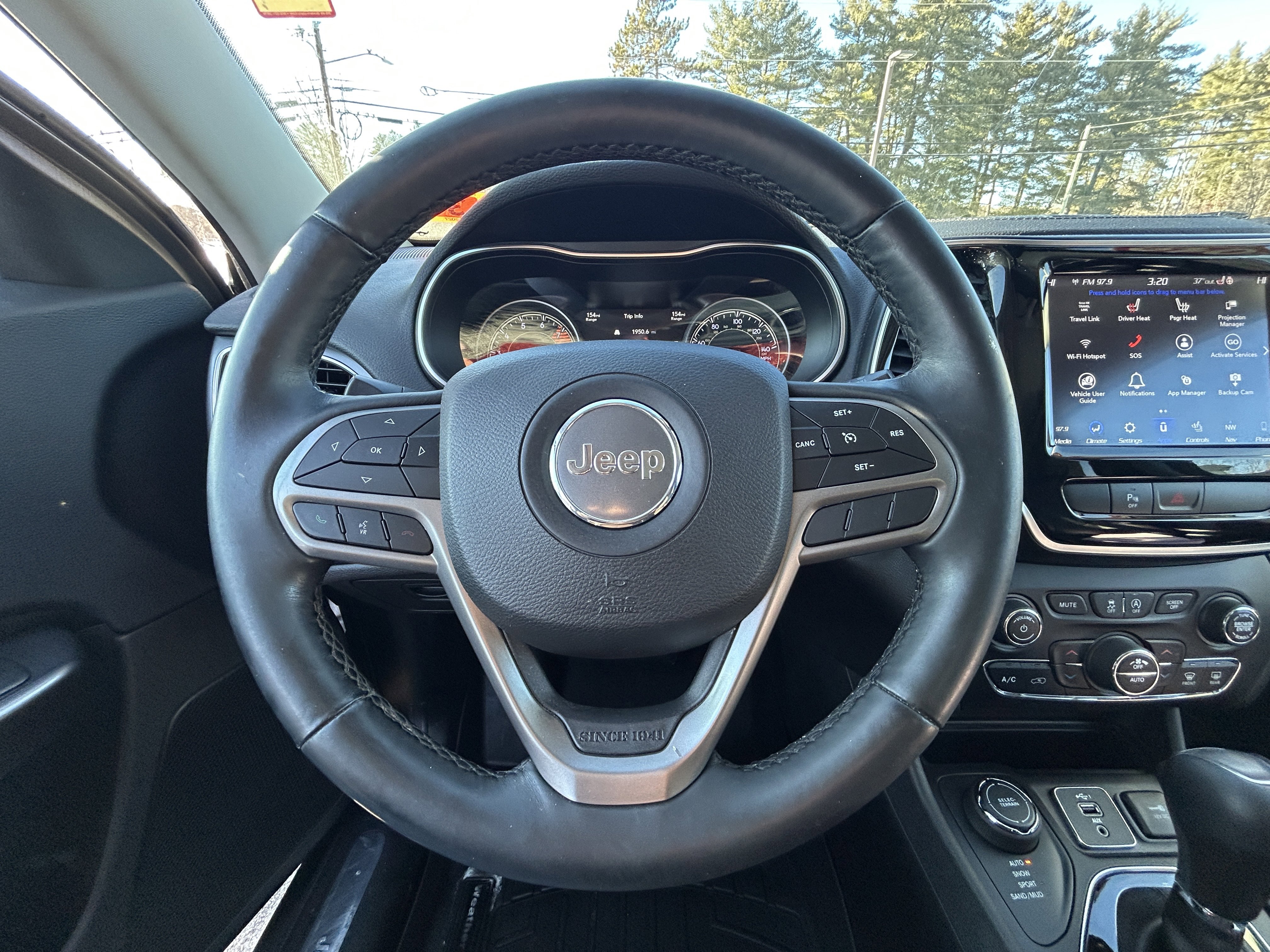 Used 2019 Jeep Cherokee Limited image 24