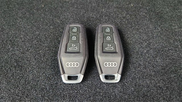 Used 2025 Audi Q6 e-tron Premium w/ Convenience Package image 59