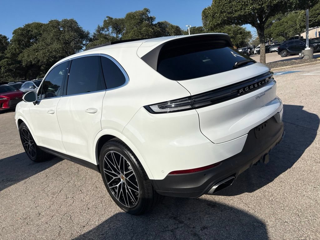 Used 2024 Porsche Cayenne AWD/4WD image 3