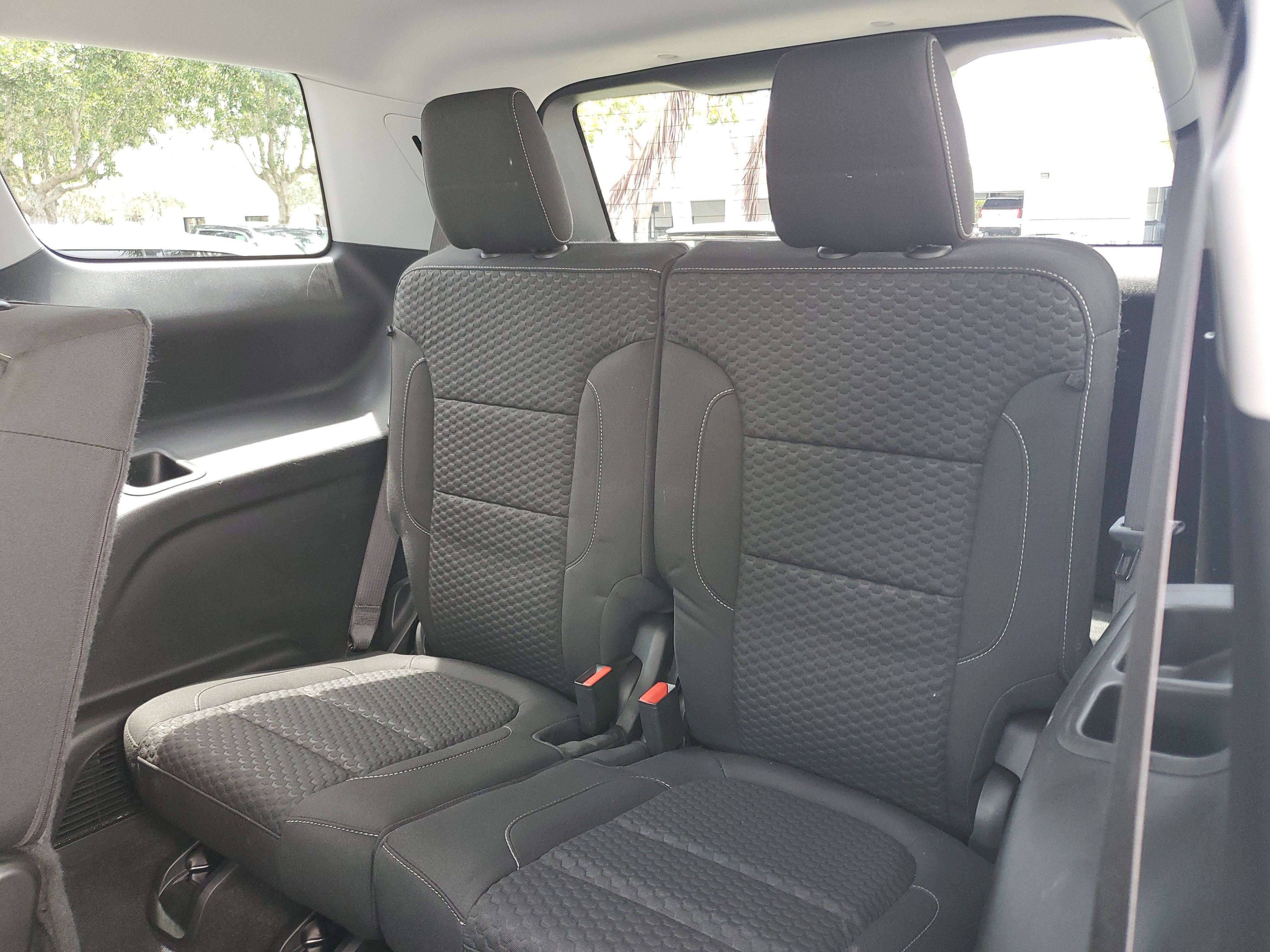 Used 2018 GMC Acadia SLE w/ LPO, Cargo Package FWD image 11