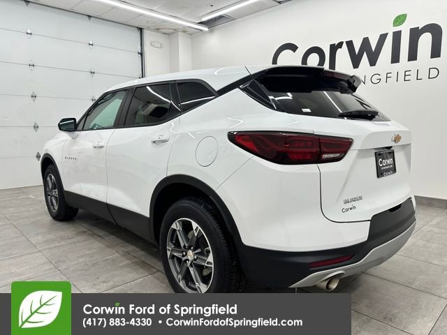 Used 2025 Chevrolet Blazer LT image 3