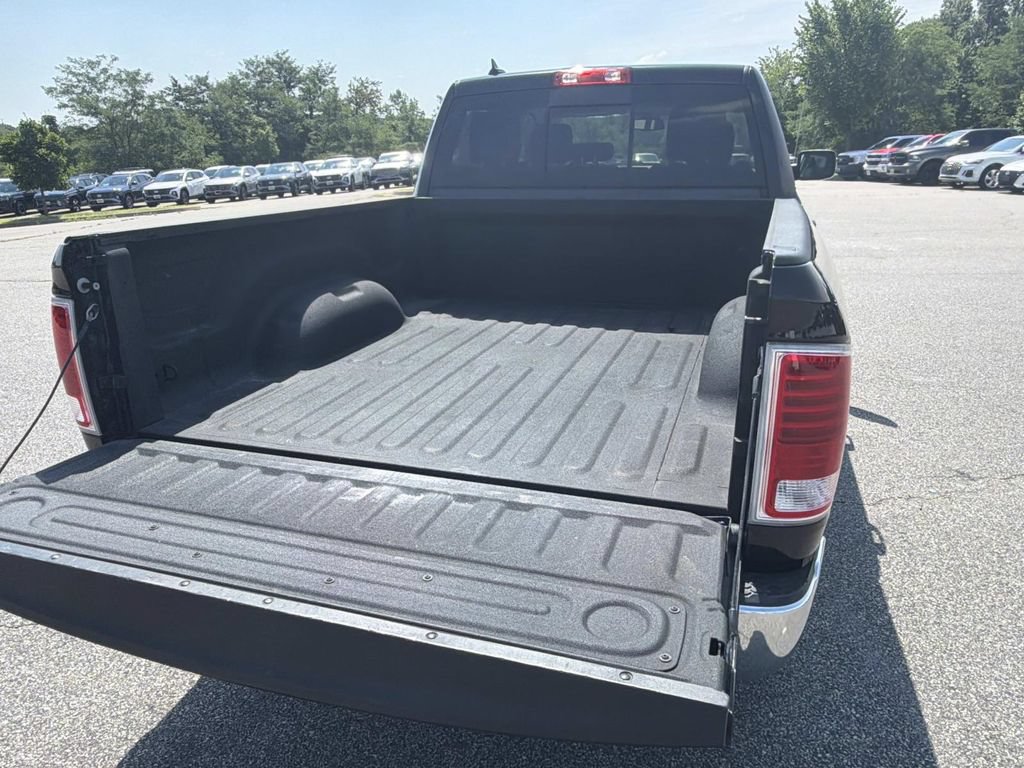 Used 2019 RAM 1500 Laramie w/ Convenience Group AWD/4WD image 28