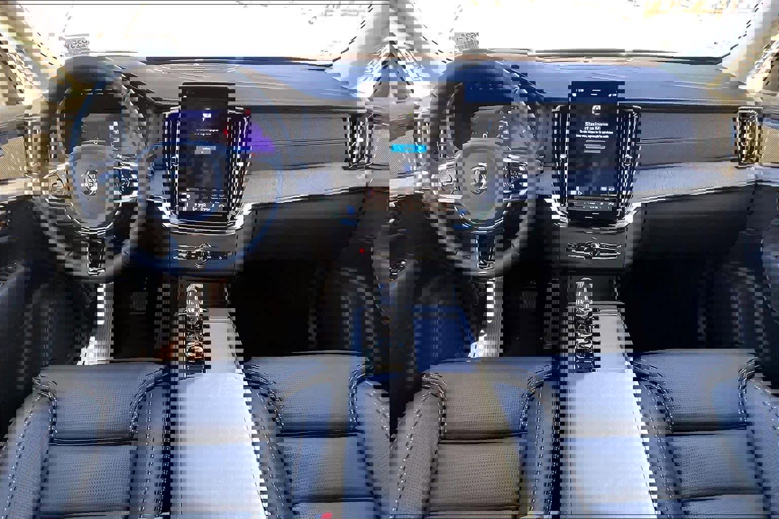 New 2026 Volvo XC90 B6 Ultra w/ Protection Package image 7