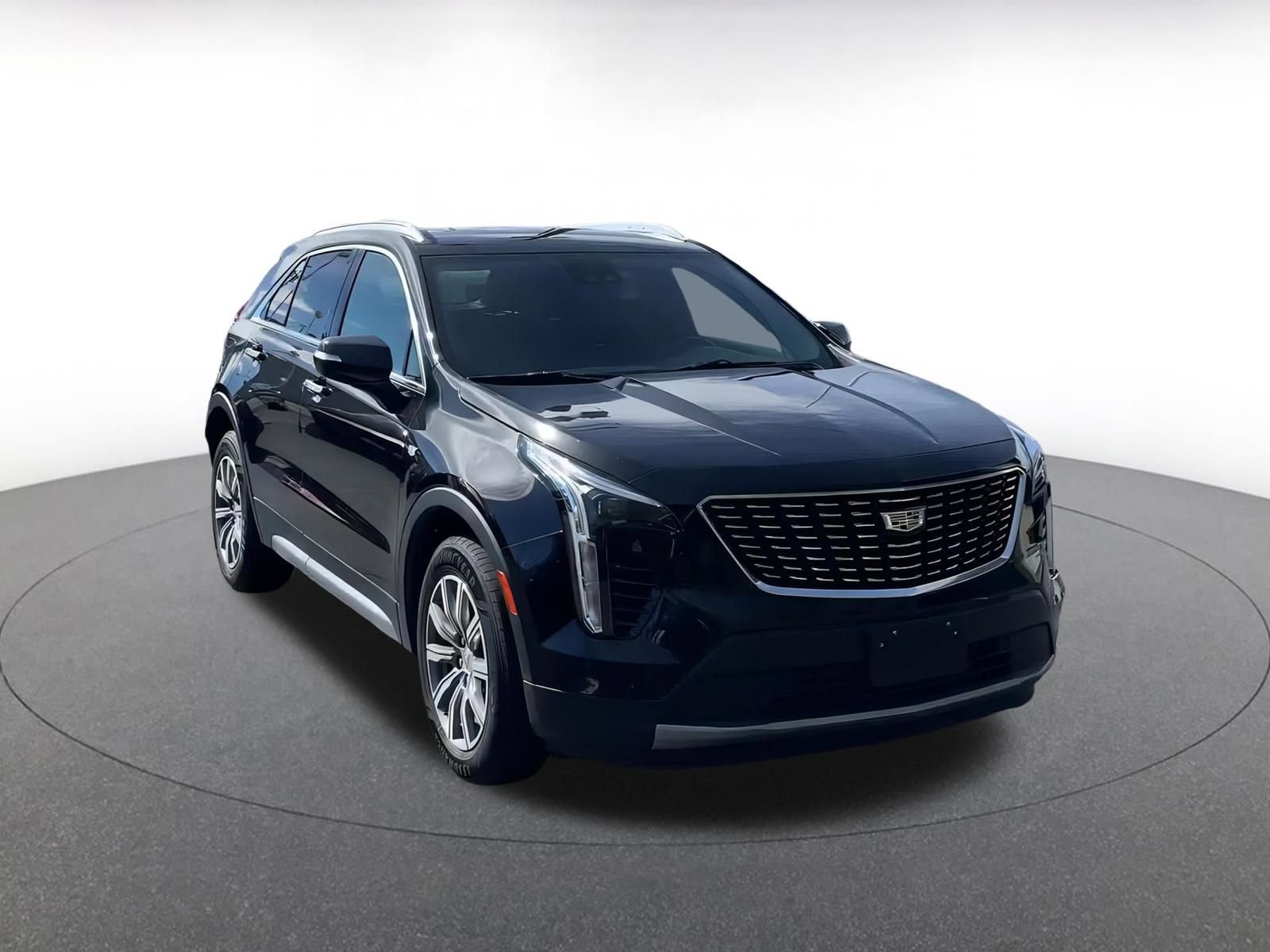 Used 2023 Cadillac XT4 Premium Luxury w/ Cold Weather Package image 3