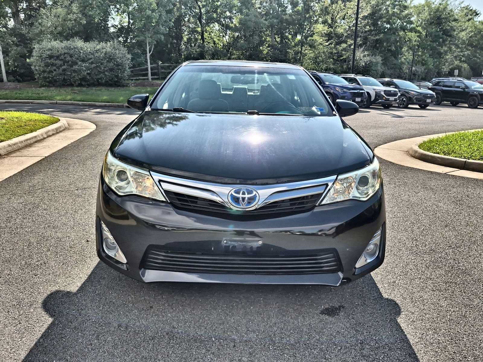 Used 2014 Toyota Camry XLE w/ Convenience Package FWD image 3