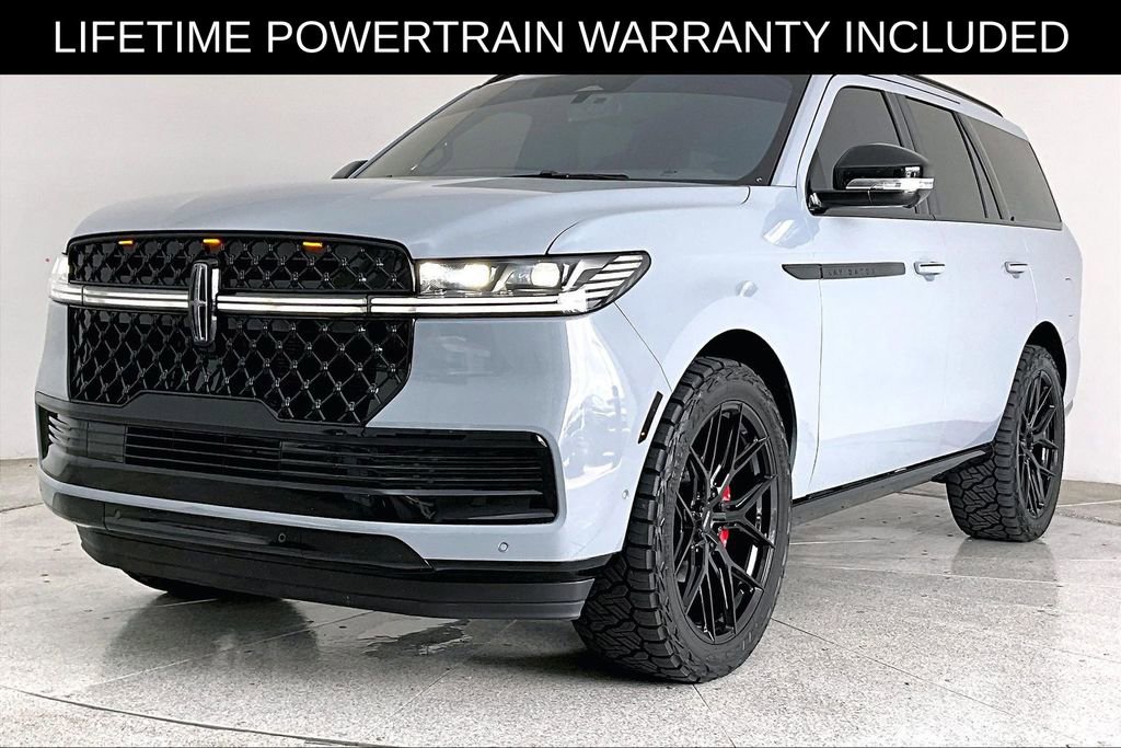 Used 2025 Lincoln Navigator Reserve w/ Jet Appearance Package image 14