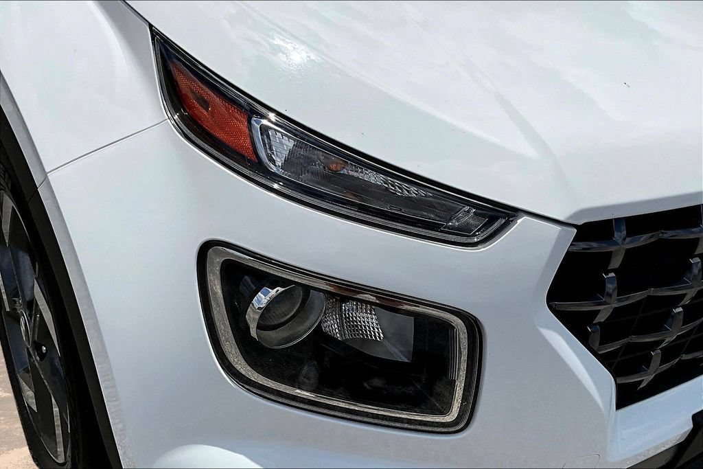 Used 2025 Hyundai Venue SEL FWD image 33
