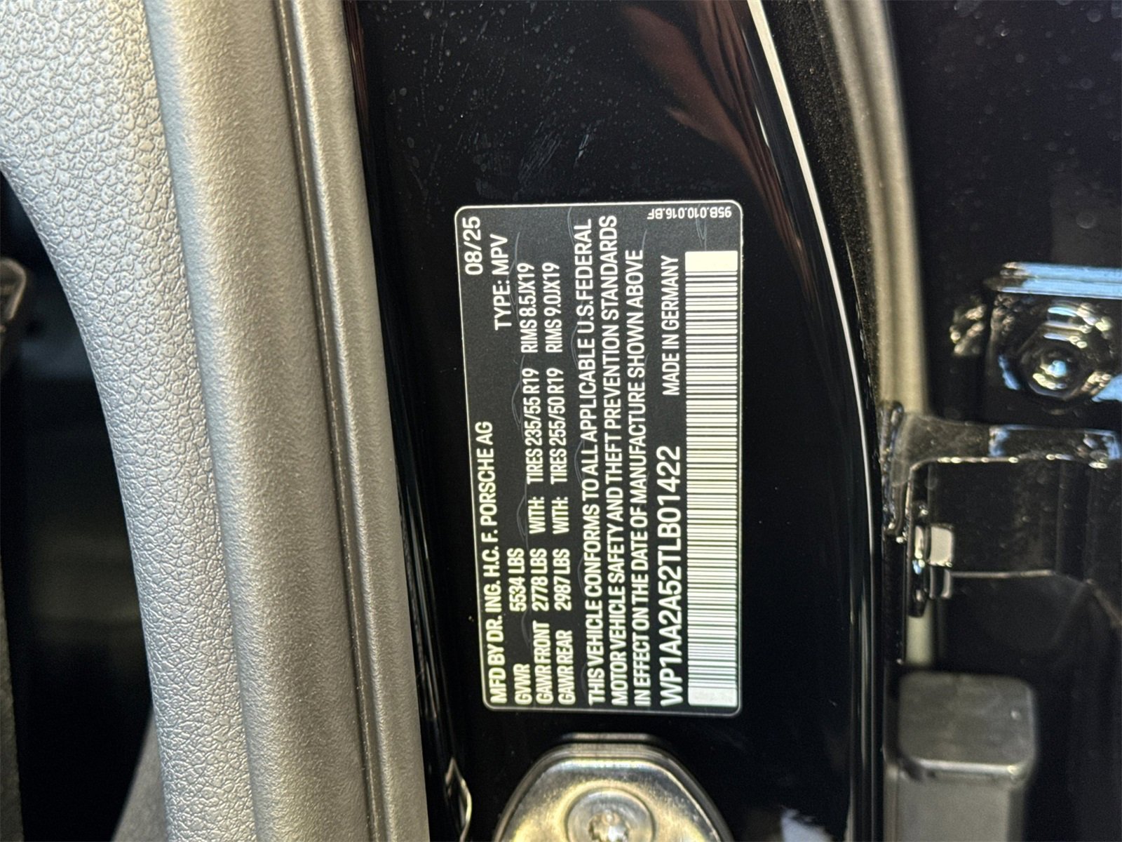 New 2026 Porsche Macan image 32