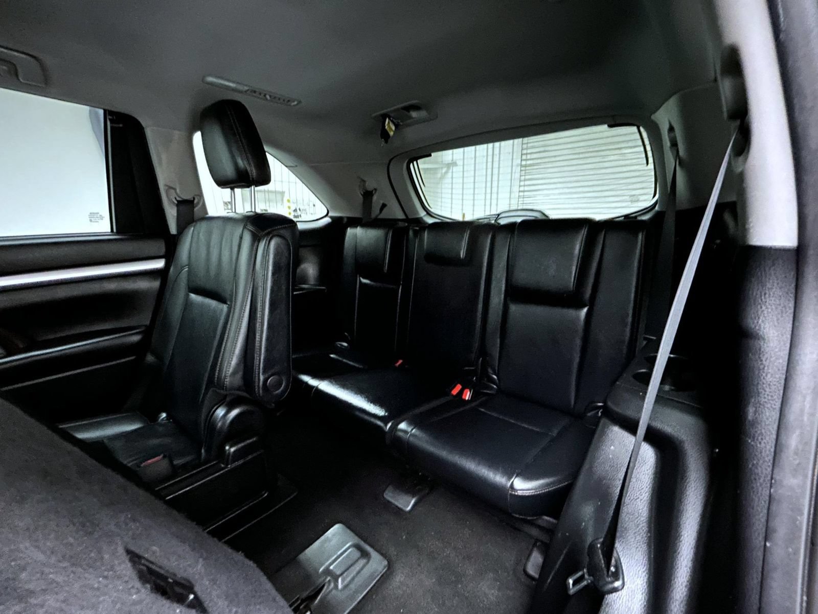 Used 2019 Toyota Highlander XLE AWD/4WD image 19
