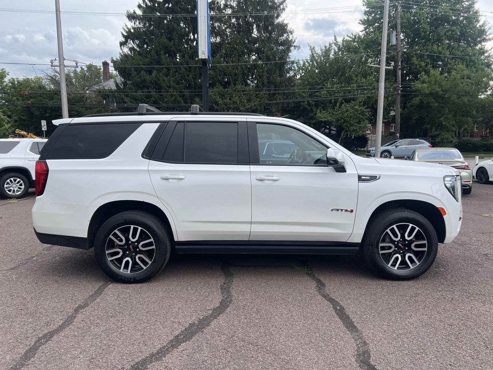 Used 2021 GMC Yukon AT4 w/ AT4 Premium Plus Package AWD/4WD image 8