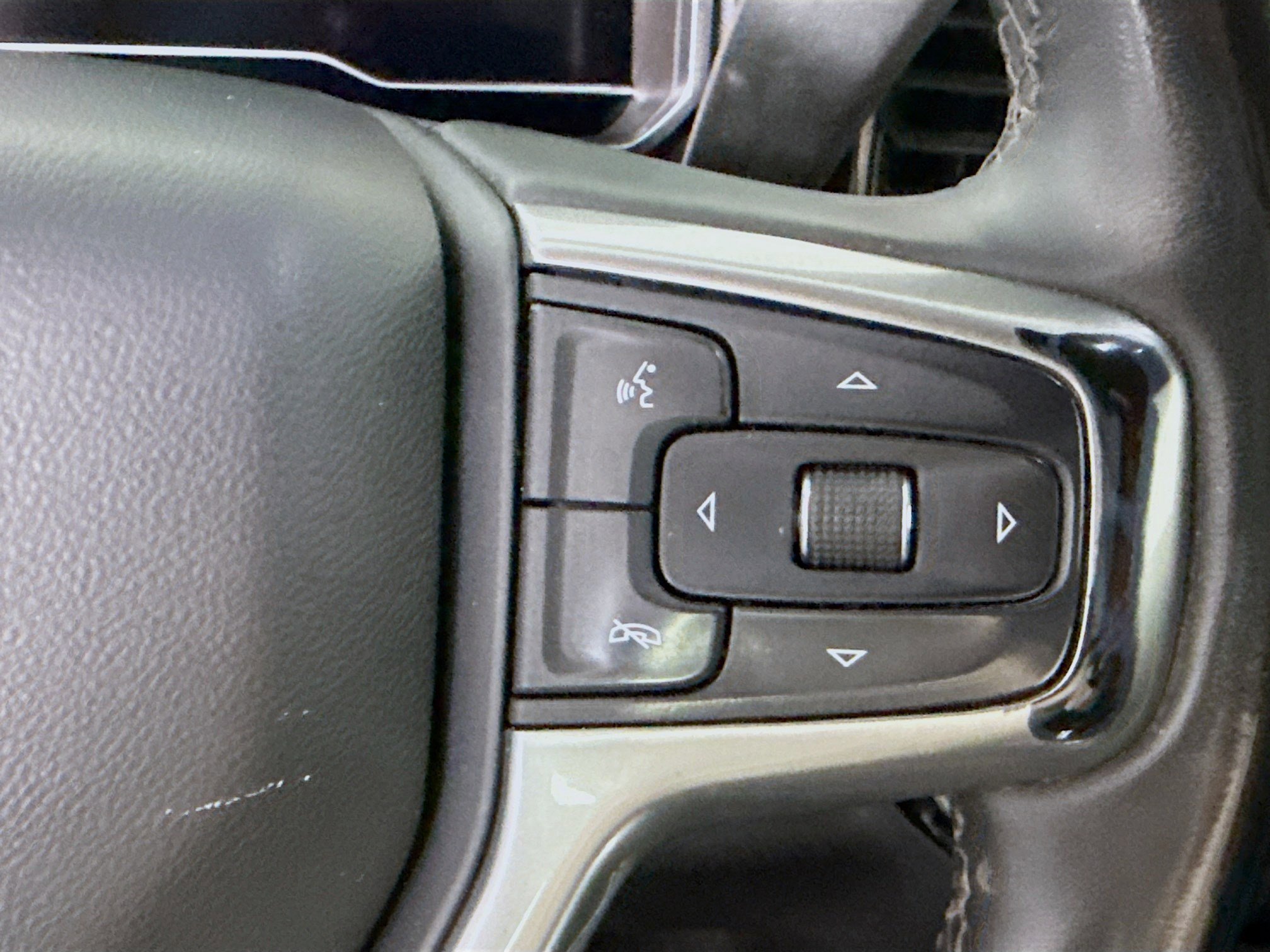 Used 2024 Chevrolet Silverado 2500 LT w/ Convenience Package image 15