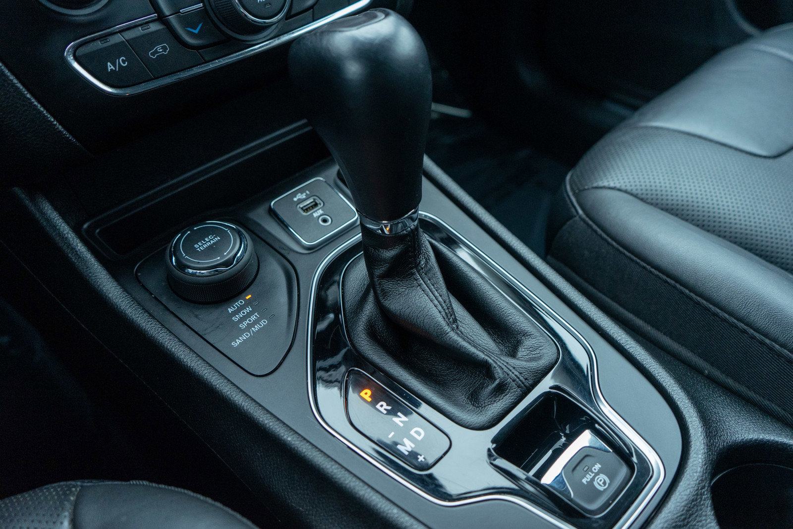 Used 2021 Jeep Cherokee Limited image 22