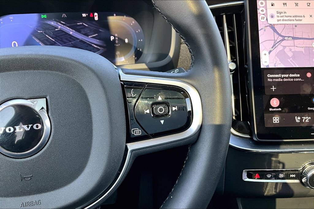 Certified 2025 Volvo XC90 B6 Plus image 27