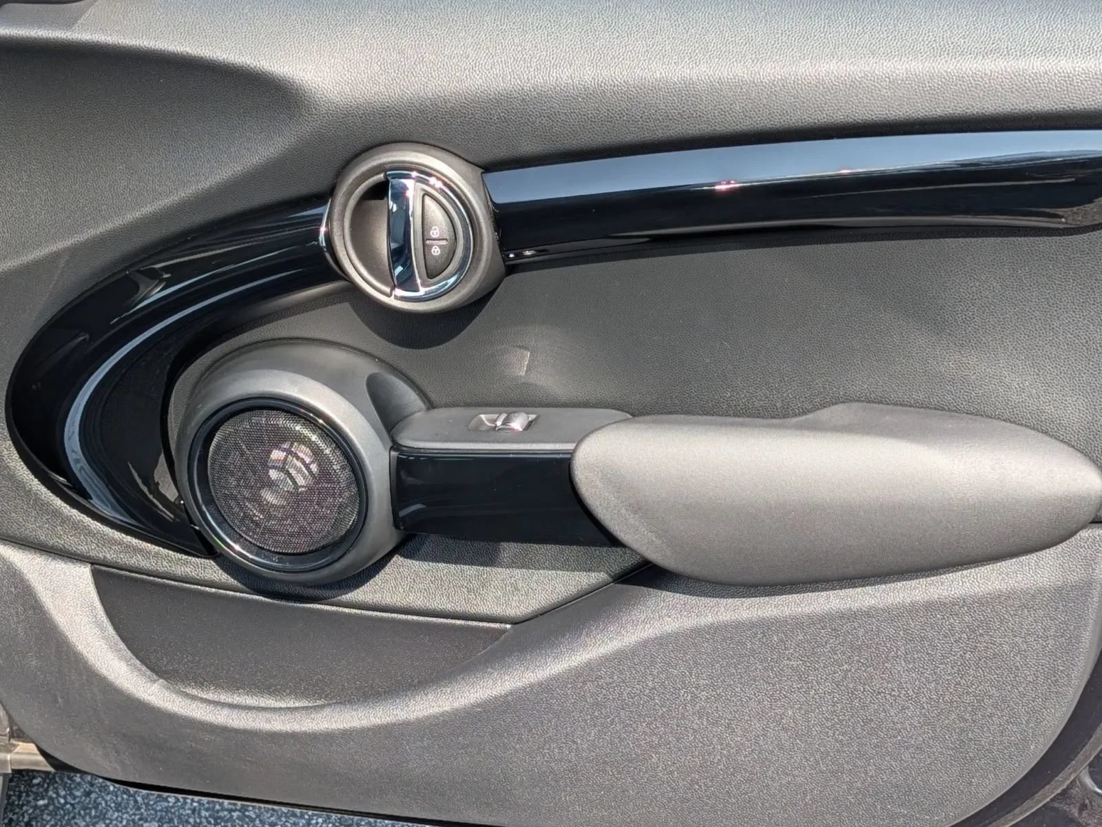 Used 2020 MINI Cooper S FWD image 13