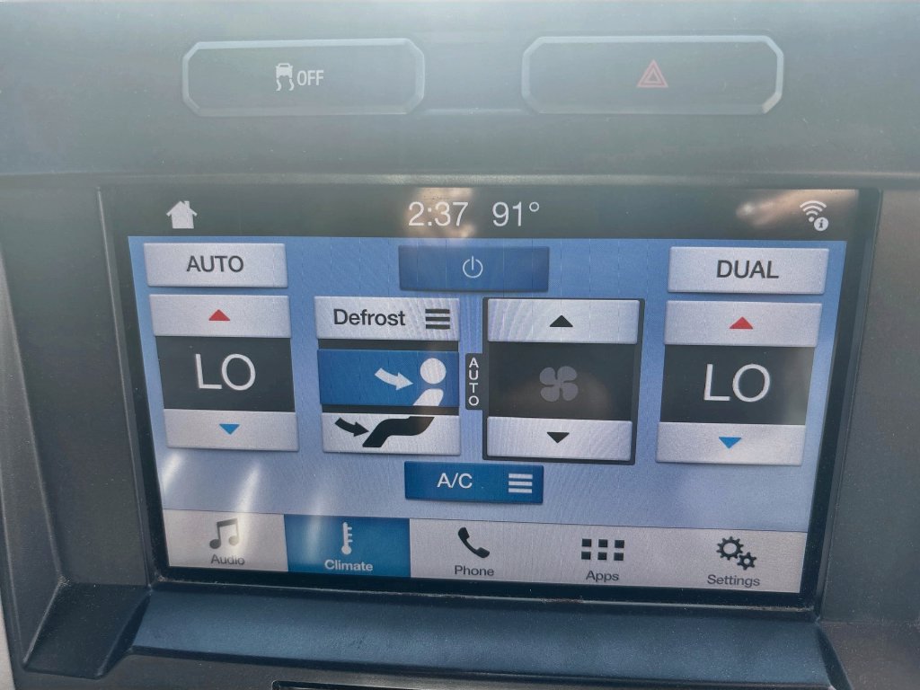 Used 2018 Ford F250 Lariat w/ Lariat Value Package AWD/4WD image 28