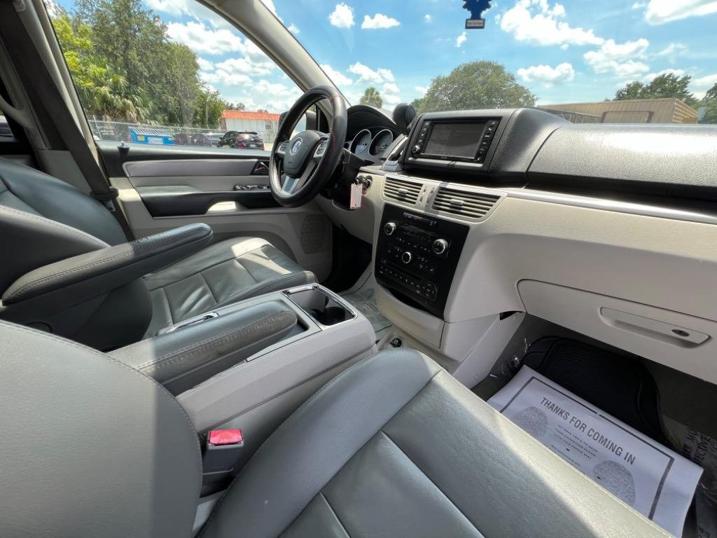Used 2012 Volkswagen Routan SEL FWD image 24