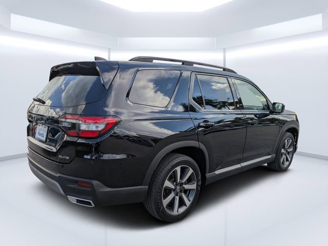 Used 2023 Honda Pilot Elite image 3
