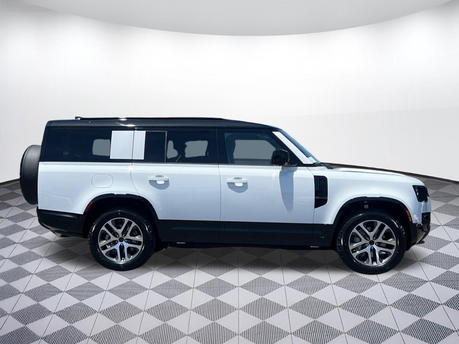 New 2026 Land Rover Defender 130 X-Dynamic SE AWD/4WD image 6