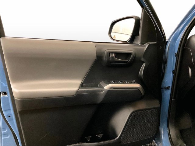 Used 2019 Toyota Tacoma SR5 AWD/4WD image 23