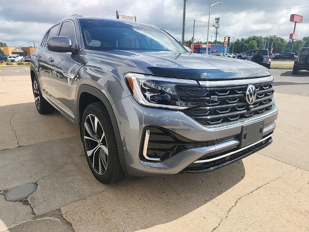 Used 2025 Volkswagen Atlas Cross Sport SEL Premium R-Line AWD/4WD image 2