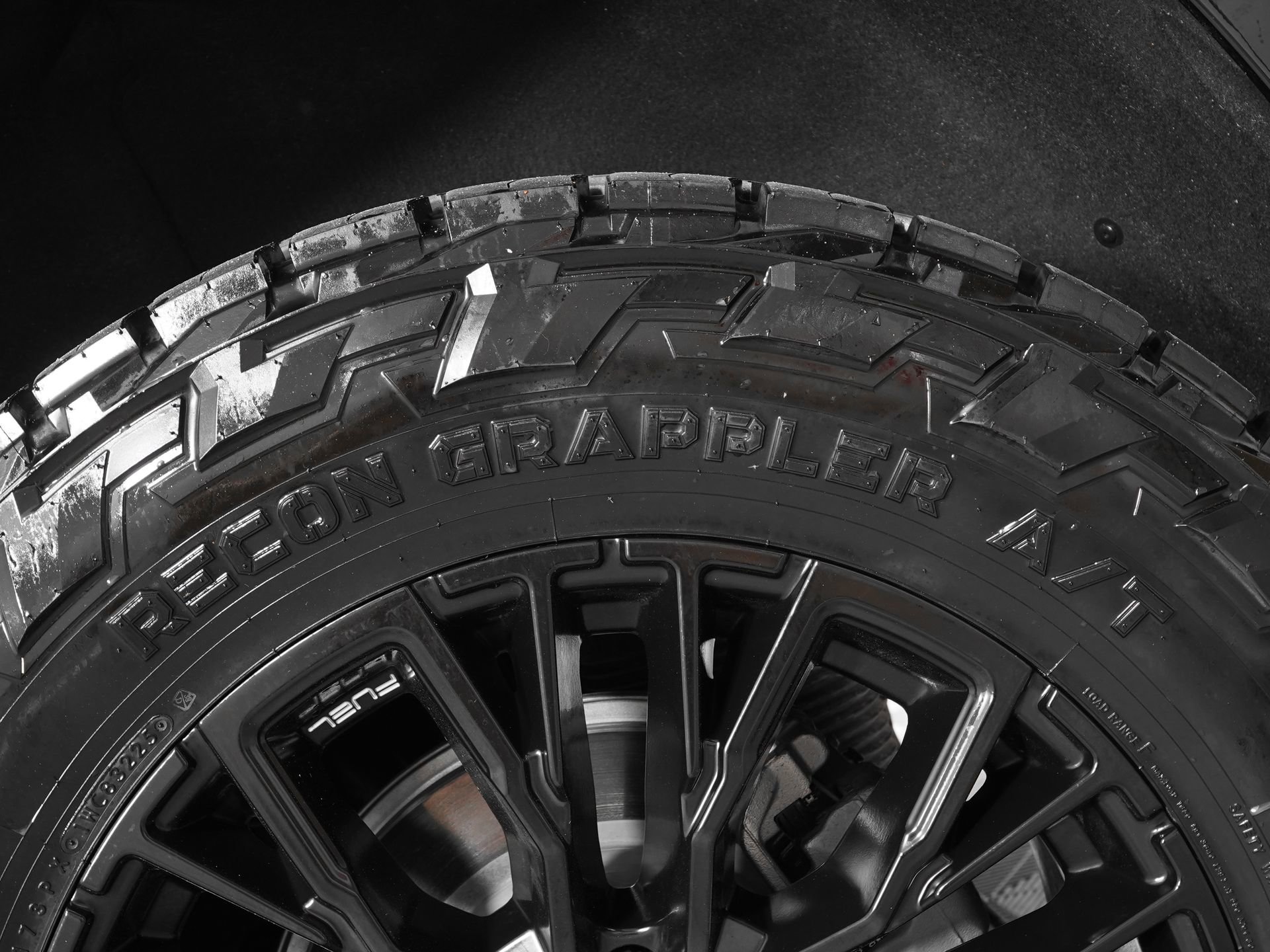 Used 2026 GMC Yukon AT4 w/ AT4 Premium Plus Package image 39