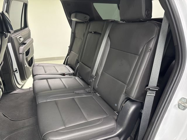 Used 2021 Chevrolet Tahoe Z71 w/ Luxury Package AWD/4WD image 2