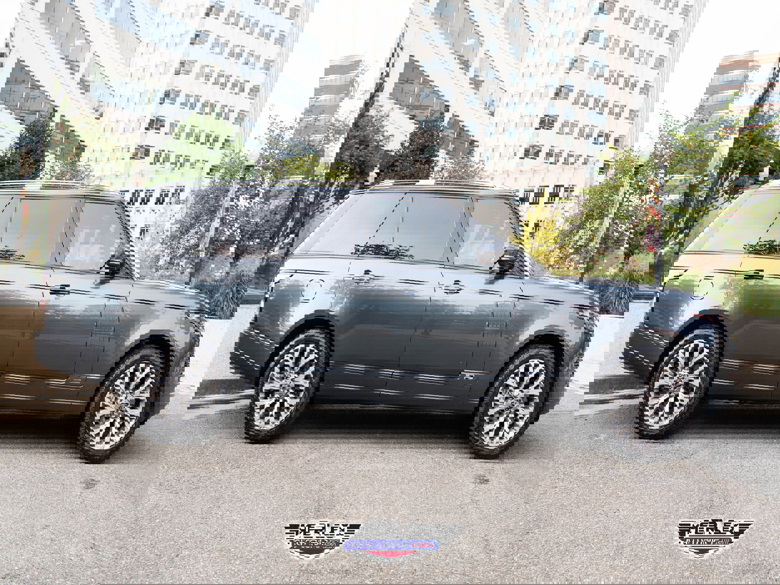 Used 2018 Land Rover Range Rover Long Wheelbase Supercharged image 8