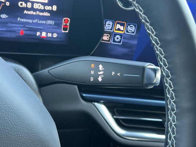 Used 2025 Chevrolet Equinox EV LT w/ Convenience Package image 16