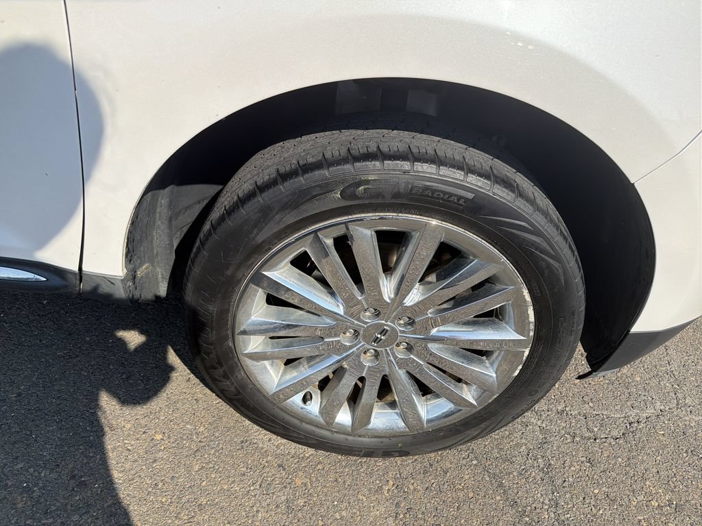 Used 2014 Lincoln MKX AWD w/ Equipment Group 102A image 33