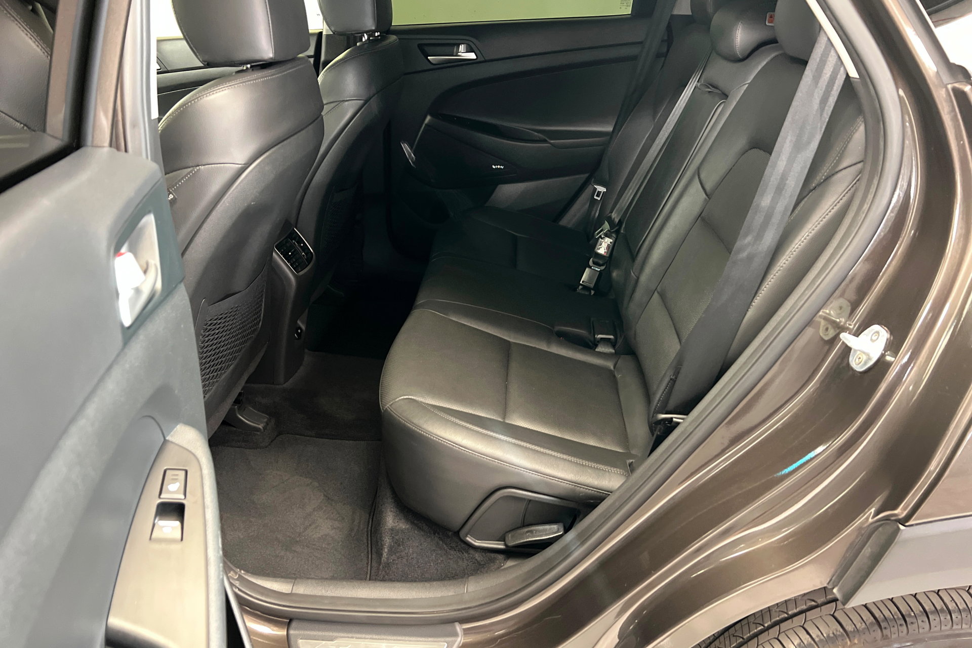 Used 2019 Hyundai Tucson Ultimate w/ Cargo Package AWD/4WD image 22