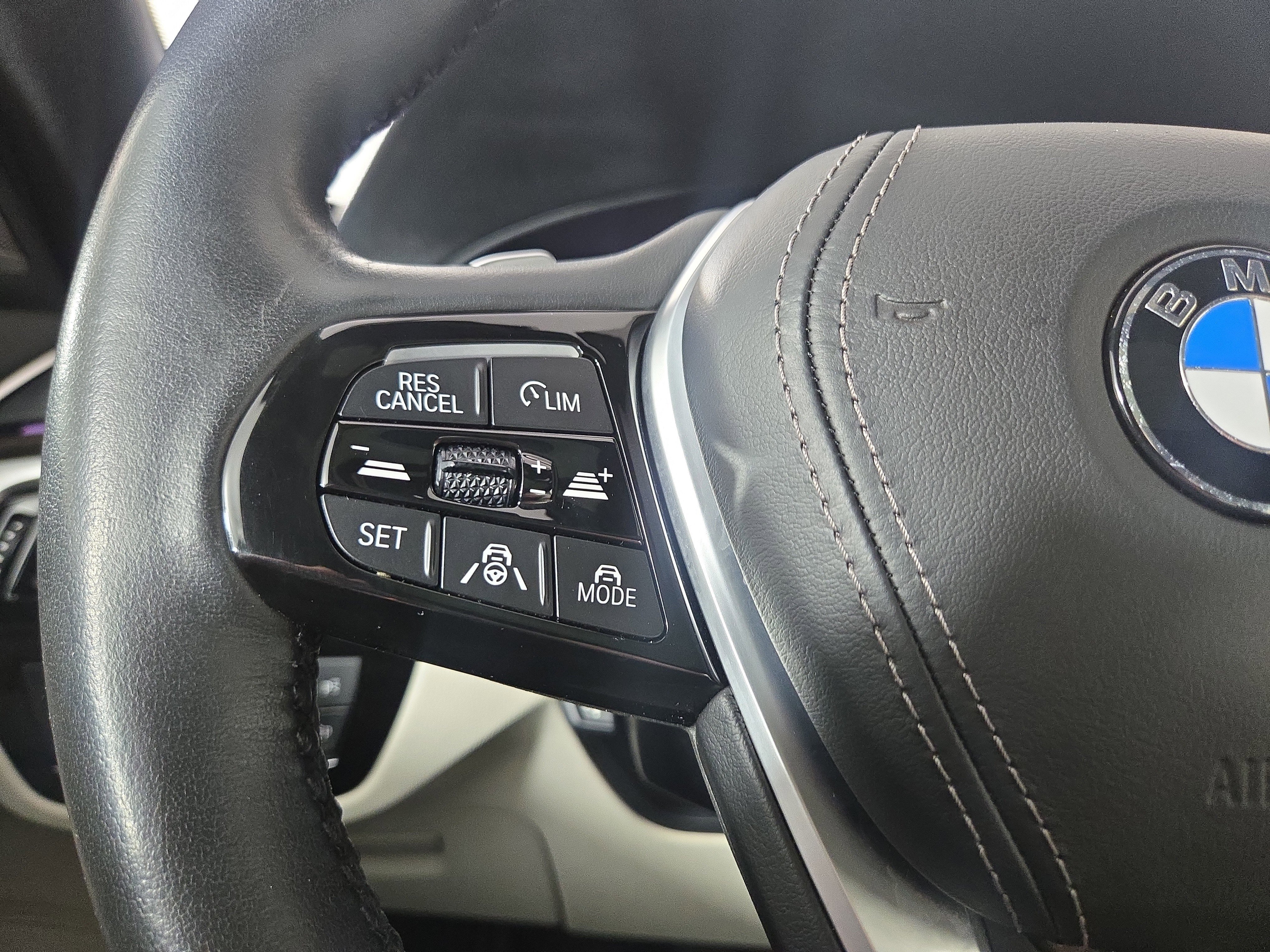 Used 2022 BMW 530i xDrive w/ Executive Package image 15