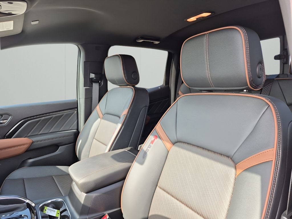 New 2026 GMC Canyon AT4 w/ AT4 Premium Package image 30