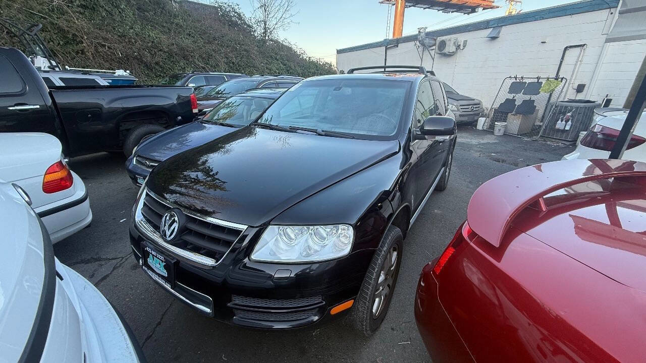 Used 2004 Volkswagen Touareg V8 AWD/4WD image 1