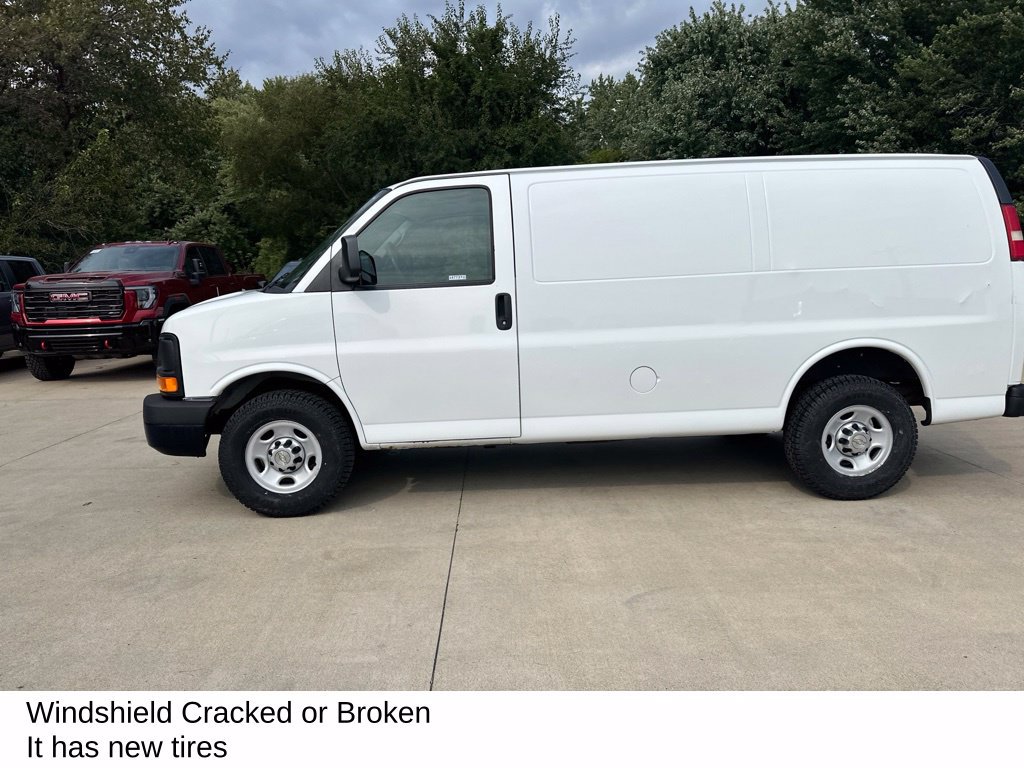 Used 2011 Chevrolet Express 3500 RWD image 7