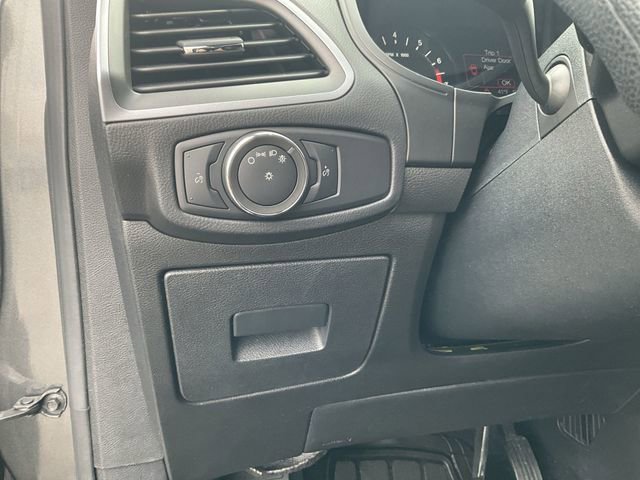 Used 2016 Ford Edge SE image 17