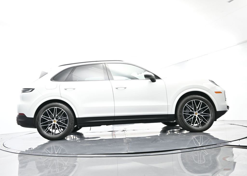 Certified 2024 Porsche Cayenne image 49