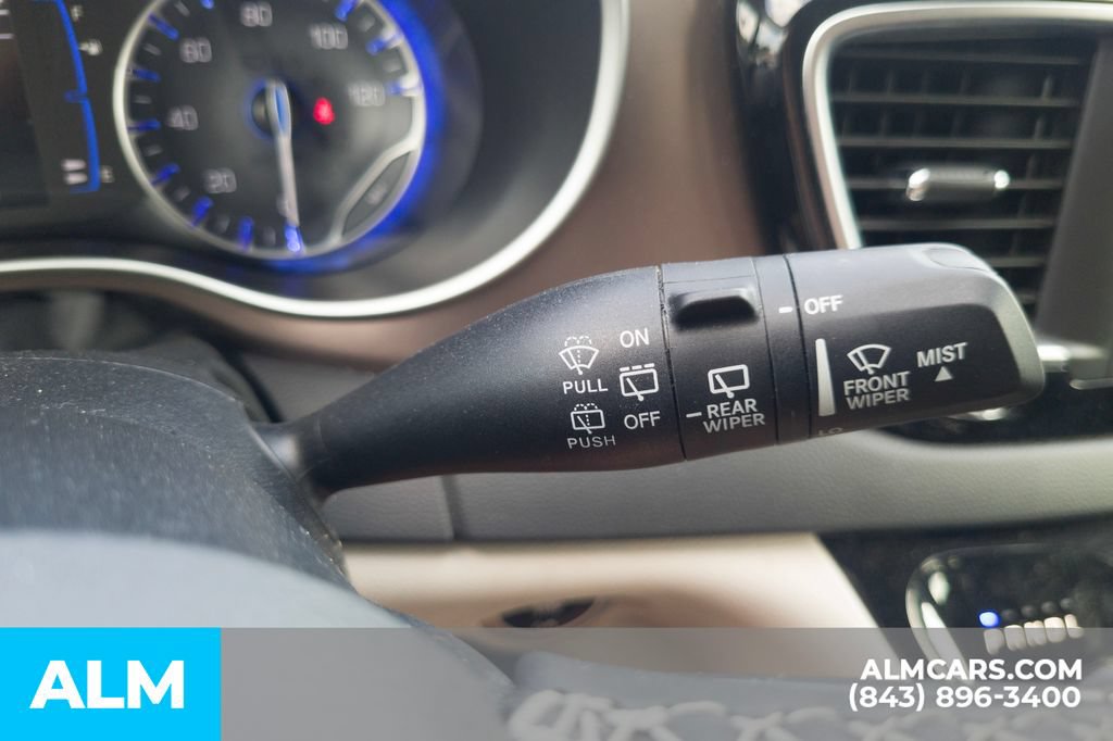 Used 2023 Chrysler Voyager LX FWD image 14