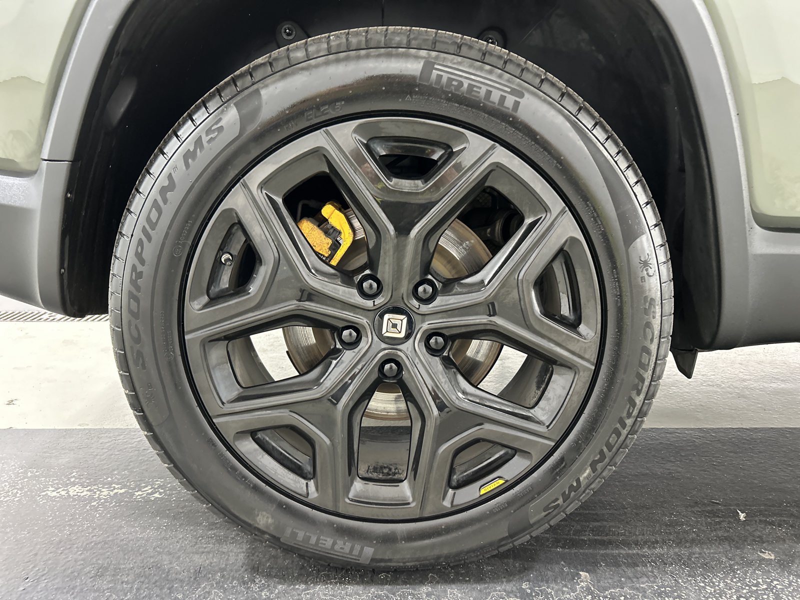 Used 2022 Rivian R1S Launch Edition Quad AWD/4WD image 12