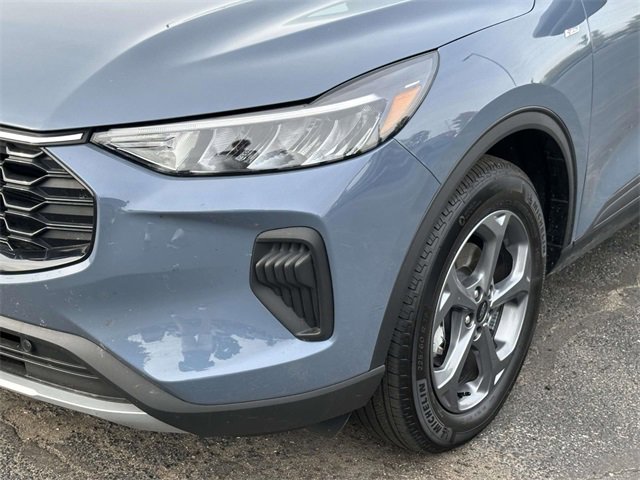 New 2025 Ford Escape ST-Line w/ Cold Weather Package image 9