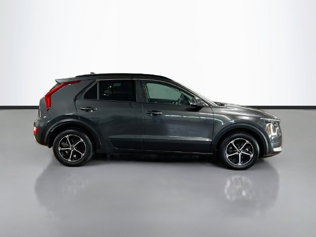 Used 2025 Kia Niro EX FWD image 8
