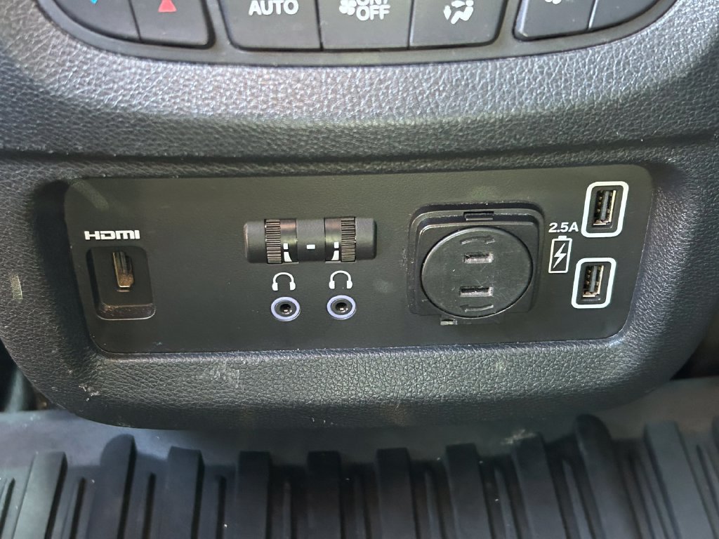 Used 2021 Honda Pilot Touring image 25