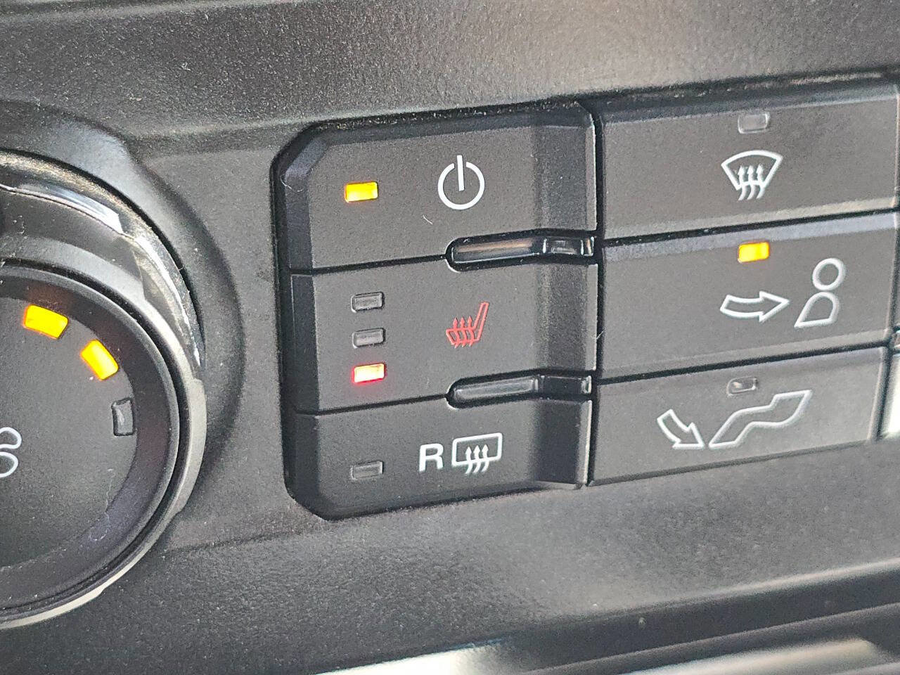 Used 2017 Ford F150 XLT w/ Equipment Group 302A Luxury image 4