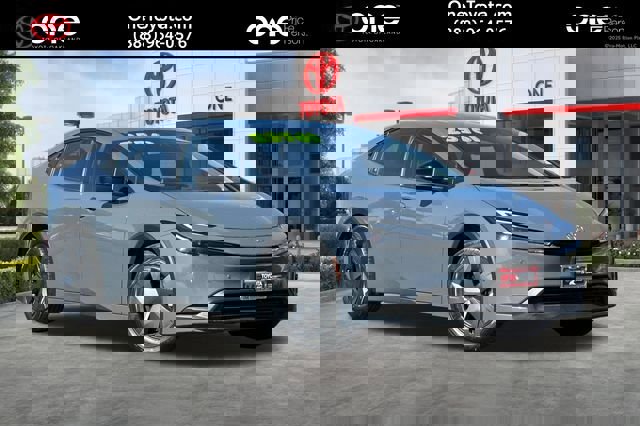 Used 2024 Toyota Prius LE image 1
